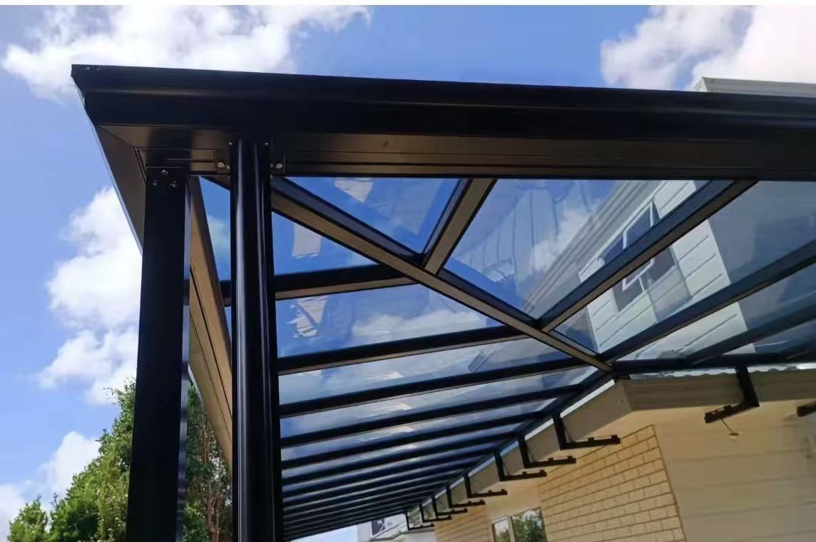 Outdoor blinds